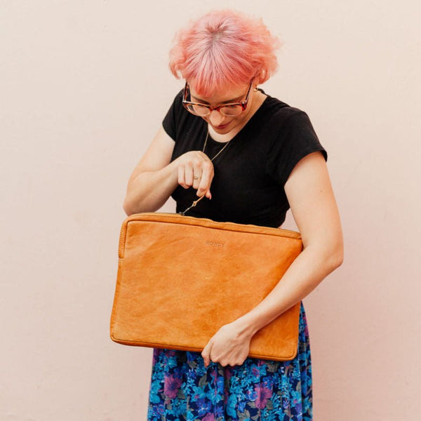 Laptop Sleeve / Amber leather
